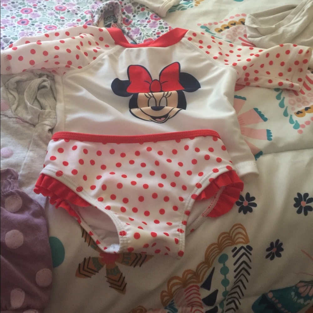 Little girl clothes - Picture 4 of 5
